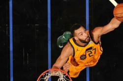 九游登录入口NBA季后赛倒计时，曼联赛前完成体检，细节引发关注，管理层满意，身体对抗强度拉满的简单介绍